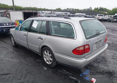 1999 Mercedes-Benz E 320 Awd z USA, uszkodzony, nr VIN WDBJH82F9XX022849